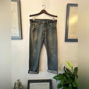 MEDIUM WASH LEVI’s 501 DENIM!